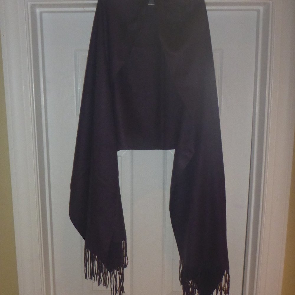 Woman's Large Wrap w/ Silky Velvet Finish